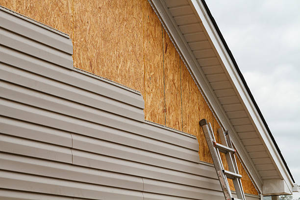 Professional Siding Installation technician working in Fayetteville, WV